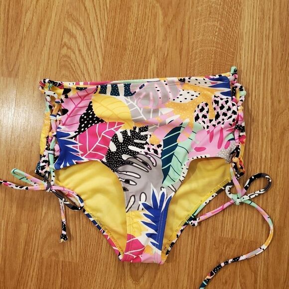 California Waves Tropical High-Waist Bikini Bottom - Picture 3 of 10